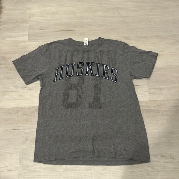 Other - UConn Huskies T-shirt
